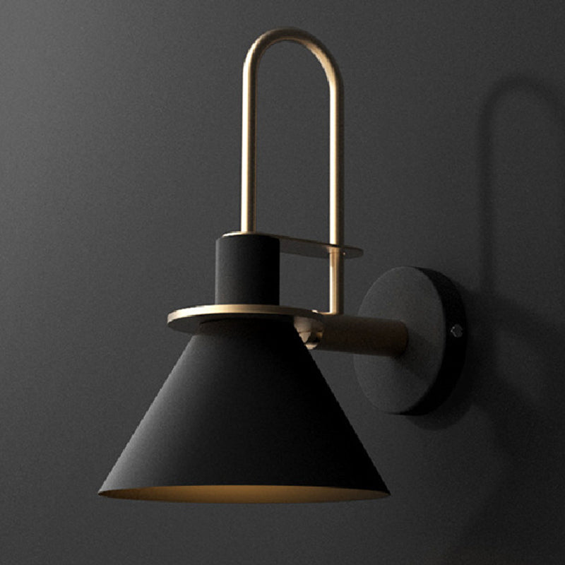 1 Lys Nattbord Veggmontert Lys Enkel Svart/Hvit/Grønn Vegglampe med Kjegleformet Metallskjerm | Skanto