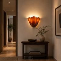 OCS - Bellino sculpturale wandlamp van amberkleurig glas
