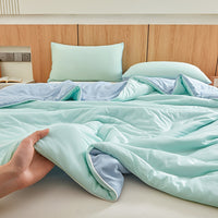1pc Ultra-Soft Cool Summer Quilt - Lightweight & Breathable Air Conditioning Blanket, Skin-Friendly Cooling Material, Perfect for Hot Sleepers, Solid Color, Easy Care