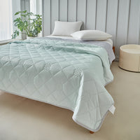 1pc Cooling Blanket Cooling Mat Suitable for Hot Sleepers Cooling Throw Lightweight Cooling Blanket Large Size Summer Heat-Absorbing Cover, Keeping Adults Cool Summer Blanket Soft Breathable Smooth Lightweight